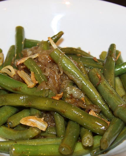 Green Beans with Garlic Chips