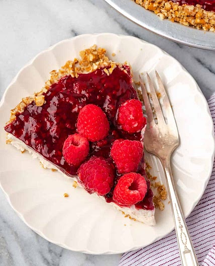Raspberry Cream Pie with Pretzel Crust