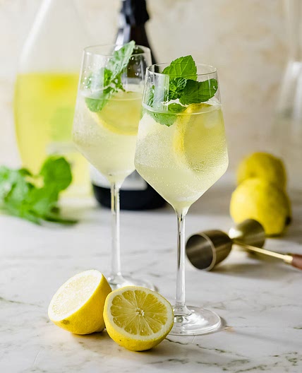 Limoncello Spritz
