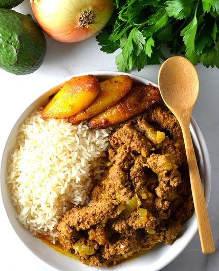 Bistec Encebollado (Puerto Rican Steak and Onions)