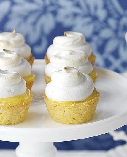 Limoncello meringue pies