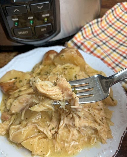 Slow Cooker Creamy Ranch Chicken and Potatoes