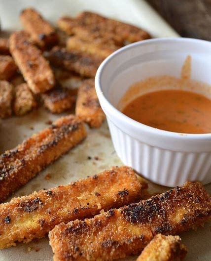 A Duo of Dippables with Honey Sriracha Mayo