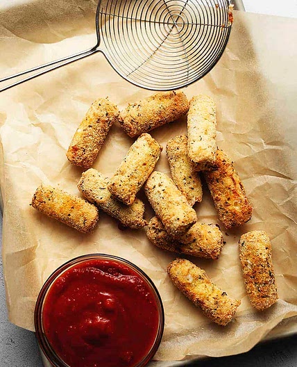 Crispy Keto Mozzarella Cheese Sticks