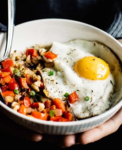 Savory Oatmeal with Cheddar and Fried Egg