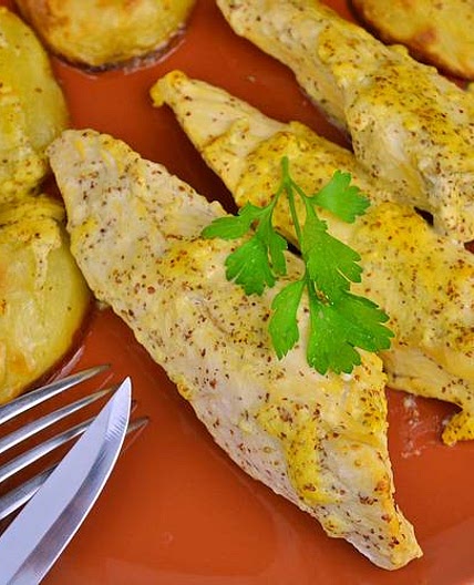Pechugas de pollo a la mostaza con patatas