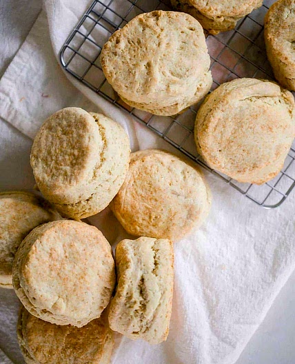 Sourdough discard biscuits