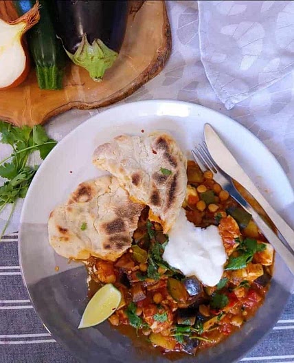 HEARTY VEGETARIAN CURRY WITH CHICKPEAS, AUBERGINES AND HALLOUMI