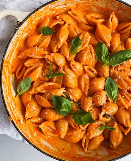 Best Gigi Hadid Pasta (Spicy Vodka Pasta)