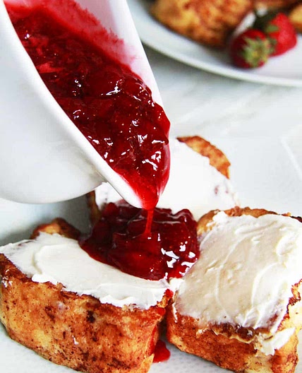 4 Ingredient Fresh Strawberry Syrup (Video!)