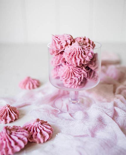 KETO STRAWBERRY FAT BOMBS