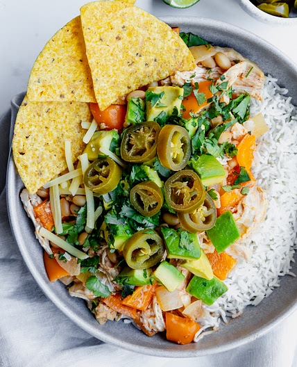 SLOW COOKER WHITE CHILLI CHICKEN