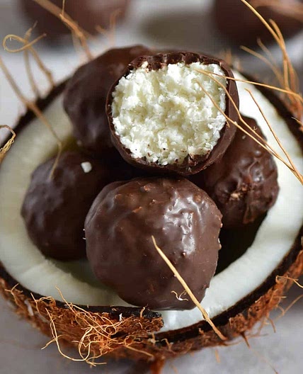 3-Ingredient Chocolate Coconut Balls
