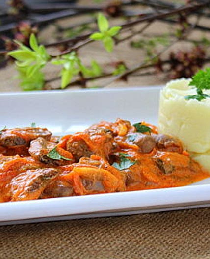 Гуляш из куриных сердечек