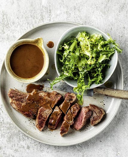 Kalbskoteletts mit Senf-Sojasauce