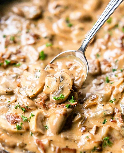 Creamy Garlic Mushrooms With Bacon