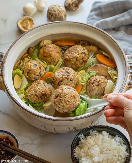 Vegan Lion's Head Stew (素狮子头)