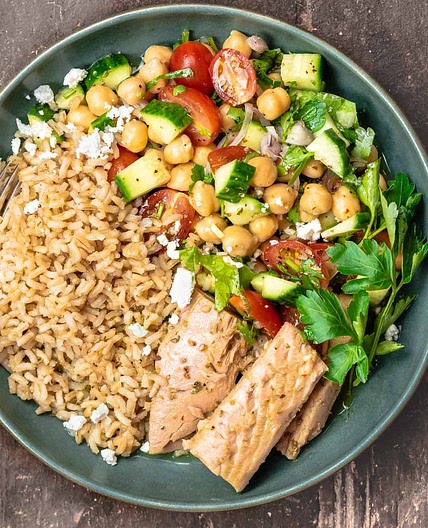 Mediterranean Brown Rice and Tuna Bowls Recipe