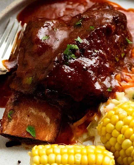 Slow cooked Beef Ribs with barbecue sauce (beef short ribs)