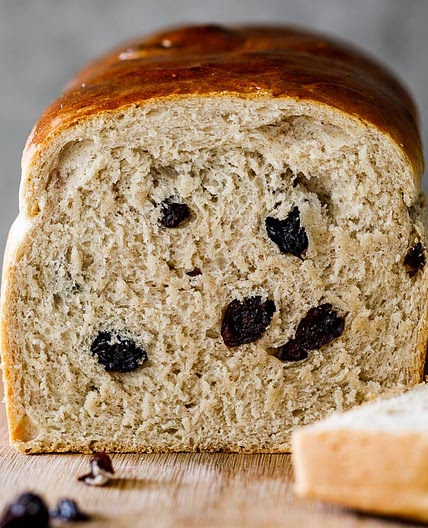 Easy Cinnamon Raisin Bread
