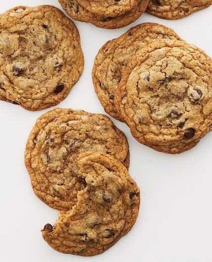 Crisp and Chewy Chocolate Chip Cookies