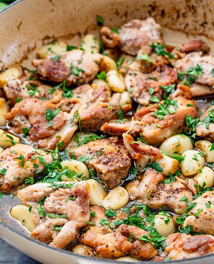 Chicken with 40 Cloves of Garlic