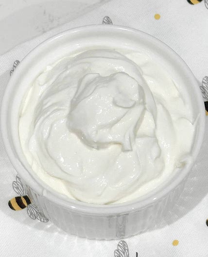 Healthy Cream Cheese Frosting with Greek Yogurt (No Butter)