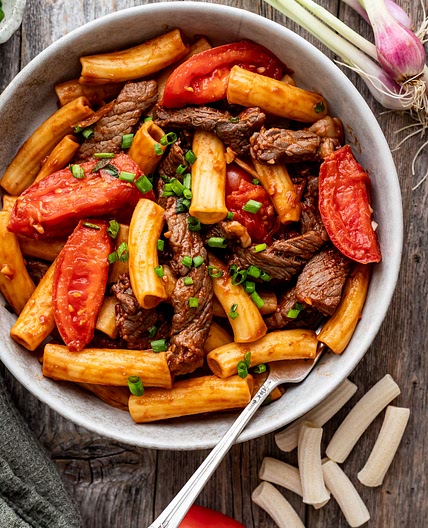 Quick & Easy Nui Xào Bò (Vietnamese Pasta Stir Fry with Beef)