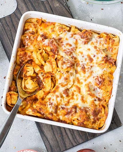 Cheesy Tortellini Bake
