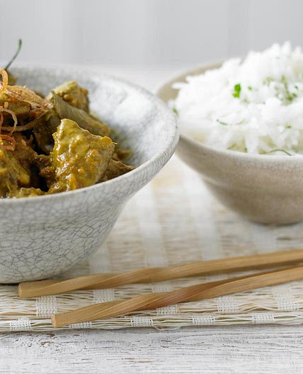 Beef rendang with herby rice
