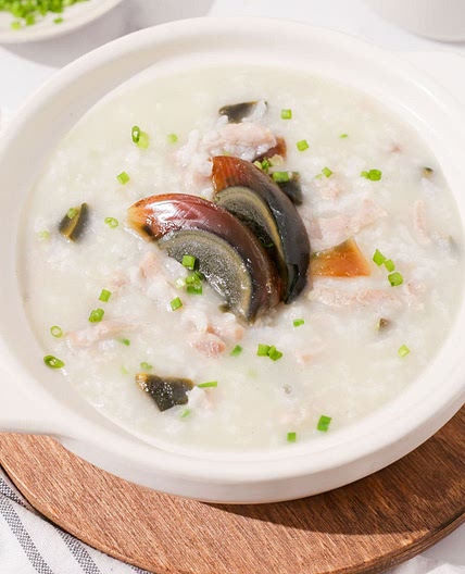 Century Egg and Pork Congee (皮蛋瘦肉粥)