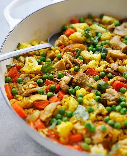 ONE POT TURMERIC CHICKEN AND RICE