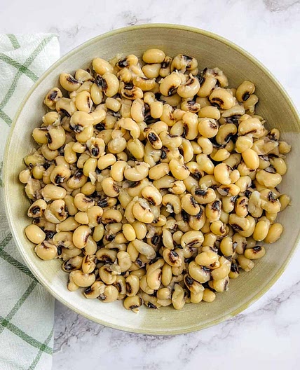 How to Cook Black-Eyed Peas (4 Ways)