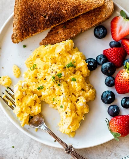 High Protein Scrambled Eggs with Cottage Cheese