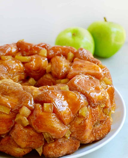 Easy Caramel Apple Monkey Bread