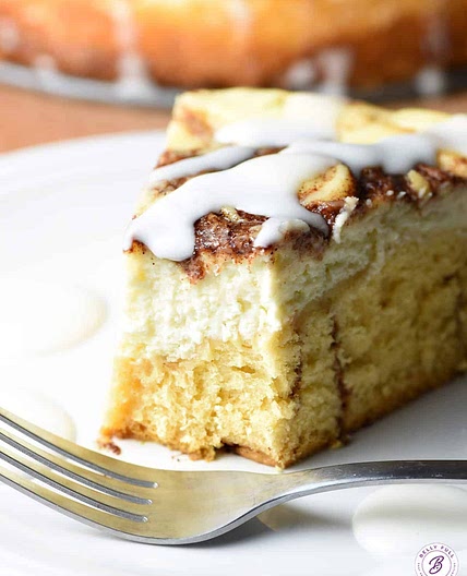 Cinnamon Roll Cheesecake