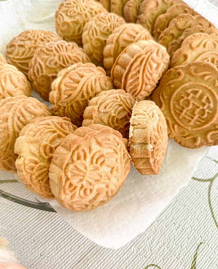 4 Ingredient Date Filled Cookies