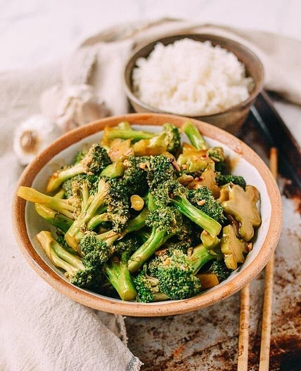 Takeout Style Broccoli with Garlic Sauce