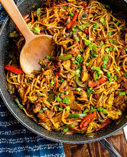 Delicious Chicken Singapore Noodles