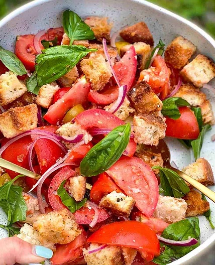 Panzanella (Tomato and Bread Salad Recipe)