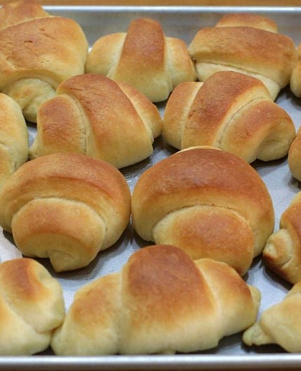 Soft Buttery Dinner Rolls (No-Knead)