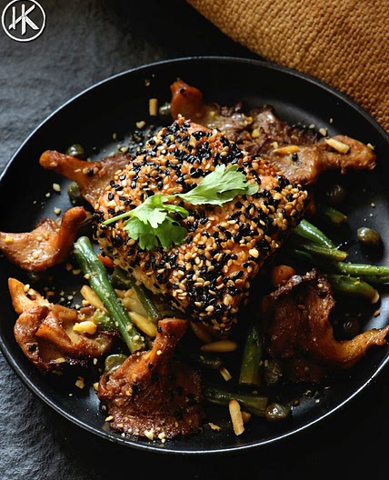 Keto Sesame Crusted Salmon