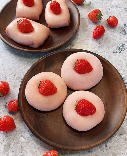 Strawberry Daifuku (strawberry mochi with cream filling)