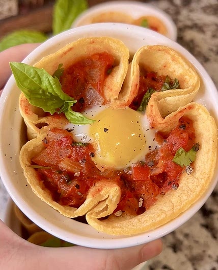 Shakshuka in Tortilla Bowls