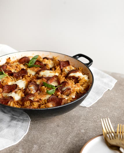 Casserole one pot de rotinis au pepperoni & au fromage