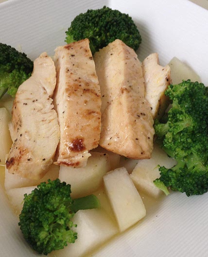 Receta de Ensalada de pollo, brócoli y pera