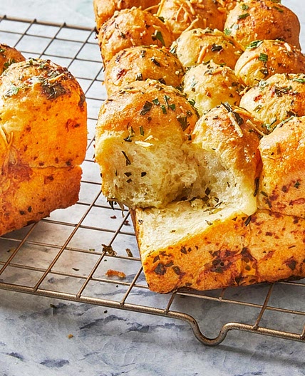 Pull-Apart Garlic Bread