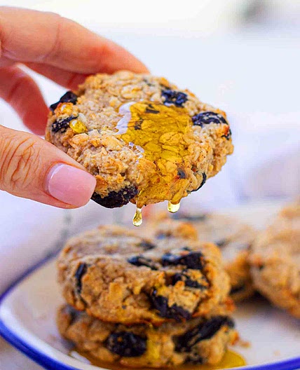 Amazing Oatmeal Raisin Cookies