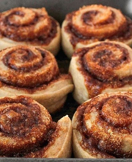 Easy Homemade Cinnamon Rolls (Without Yeast!)