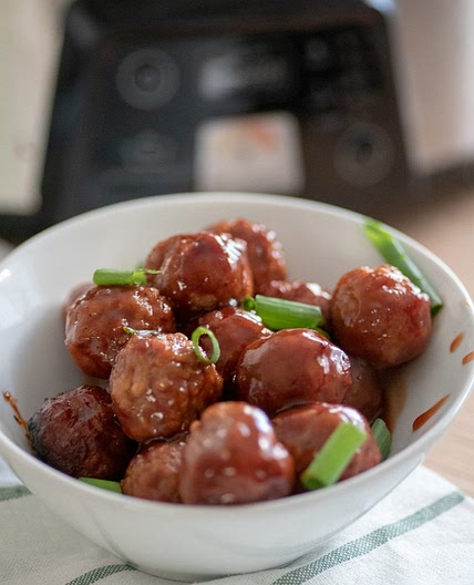 Crockpot Grape Jelly & BBQ Meatballs